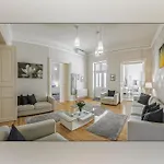 4 Bedrooms 4 Bathrooms Luxury In Budapest Centre