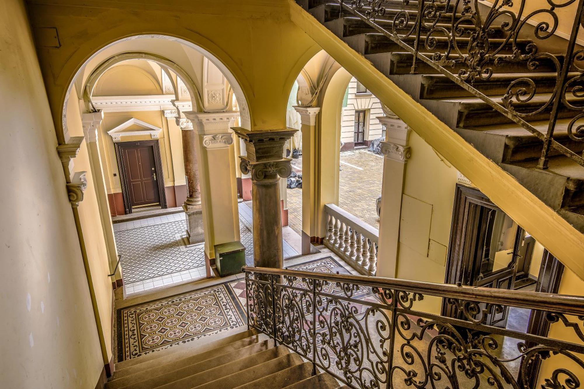 Apartment 4 Bedrooms 4 Bathrooms Luxury In Centre