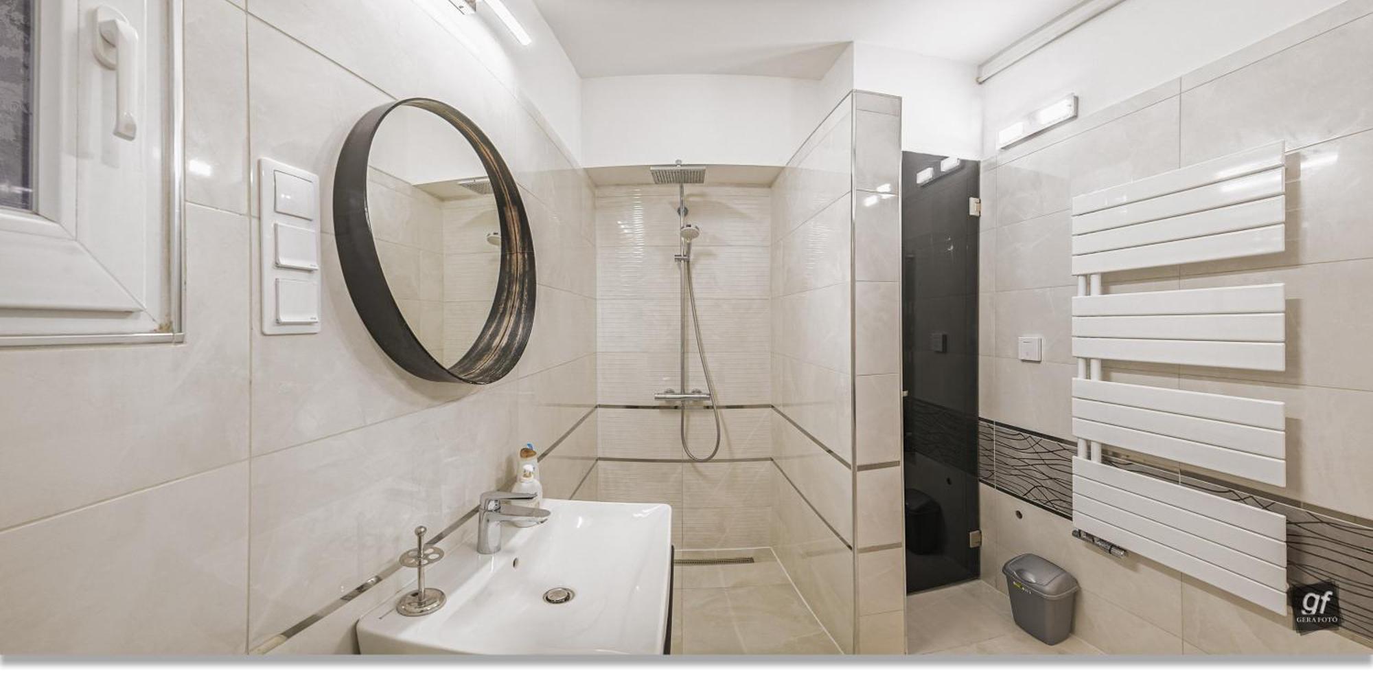 4 Bedrooms 4 Bathrooms Luxury In Centre Apartment *