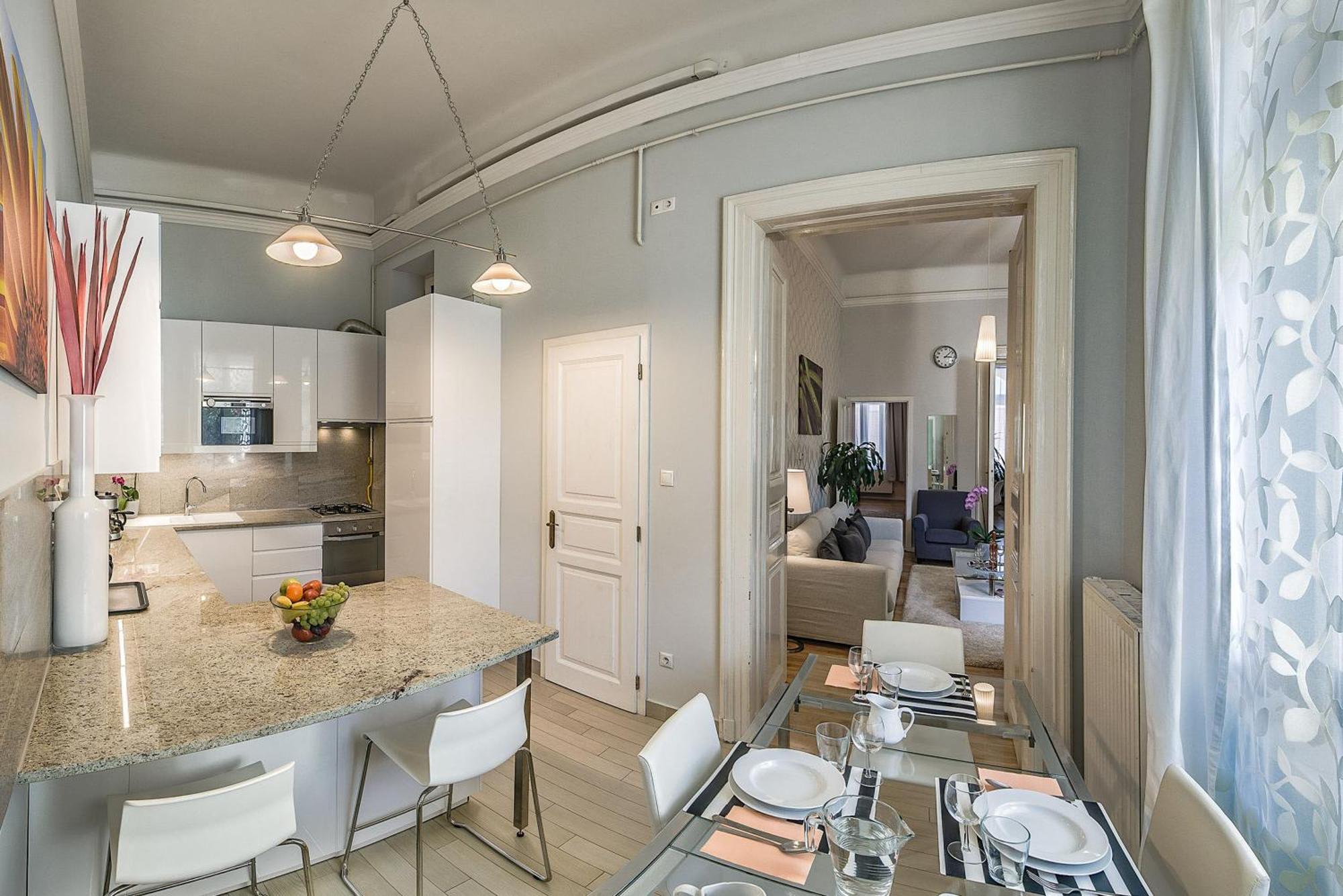 Apartment 4 Bedrooms 4 Bathrooms Luxury In Centre
